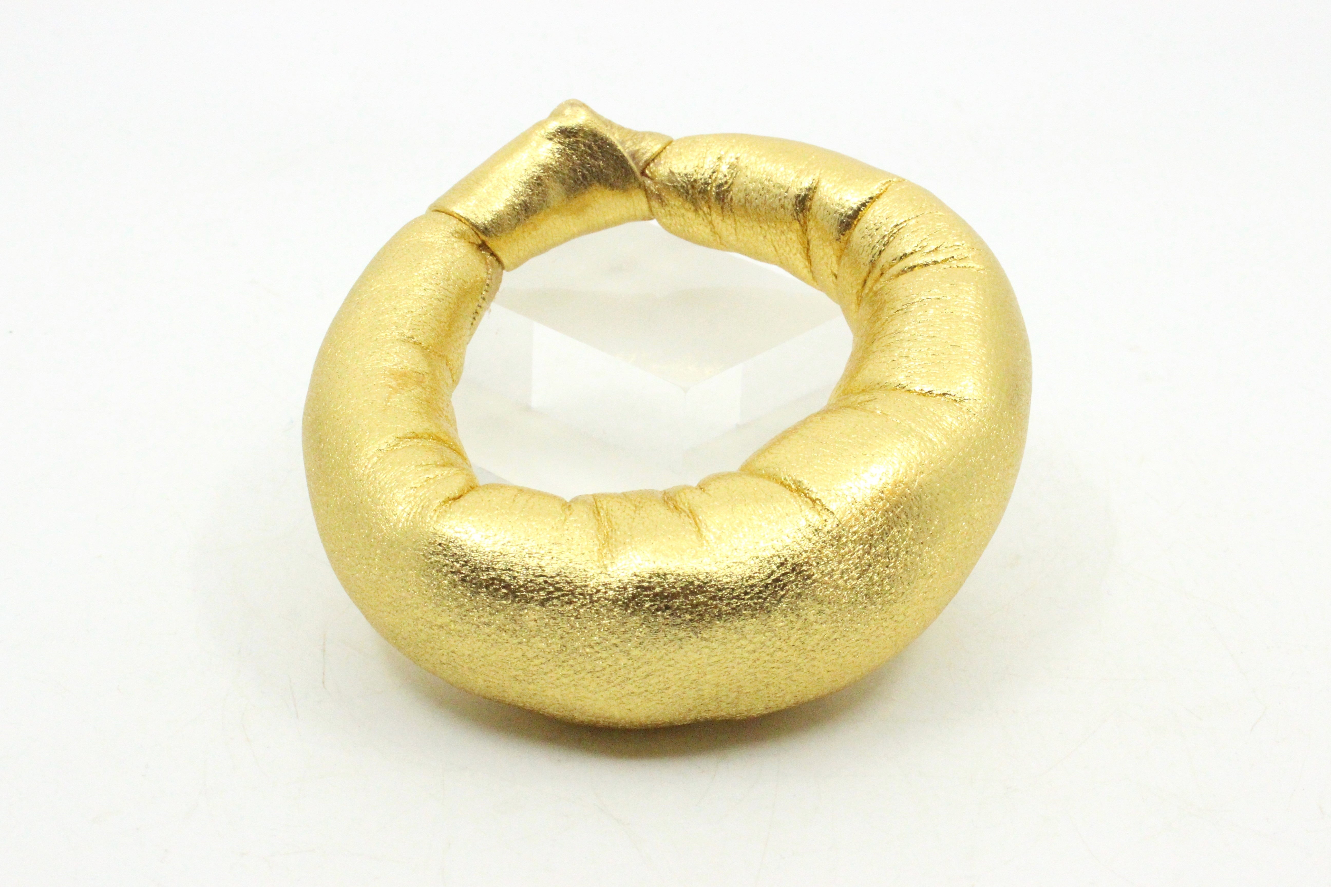 Knot Bangle Leather ASO Design