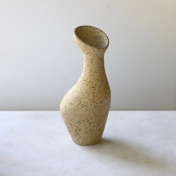 'Waiting' set - Form 01 Ceramics (Exhibition) Raquel Diniz 