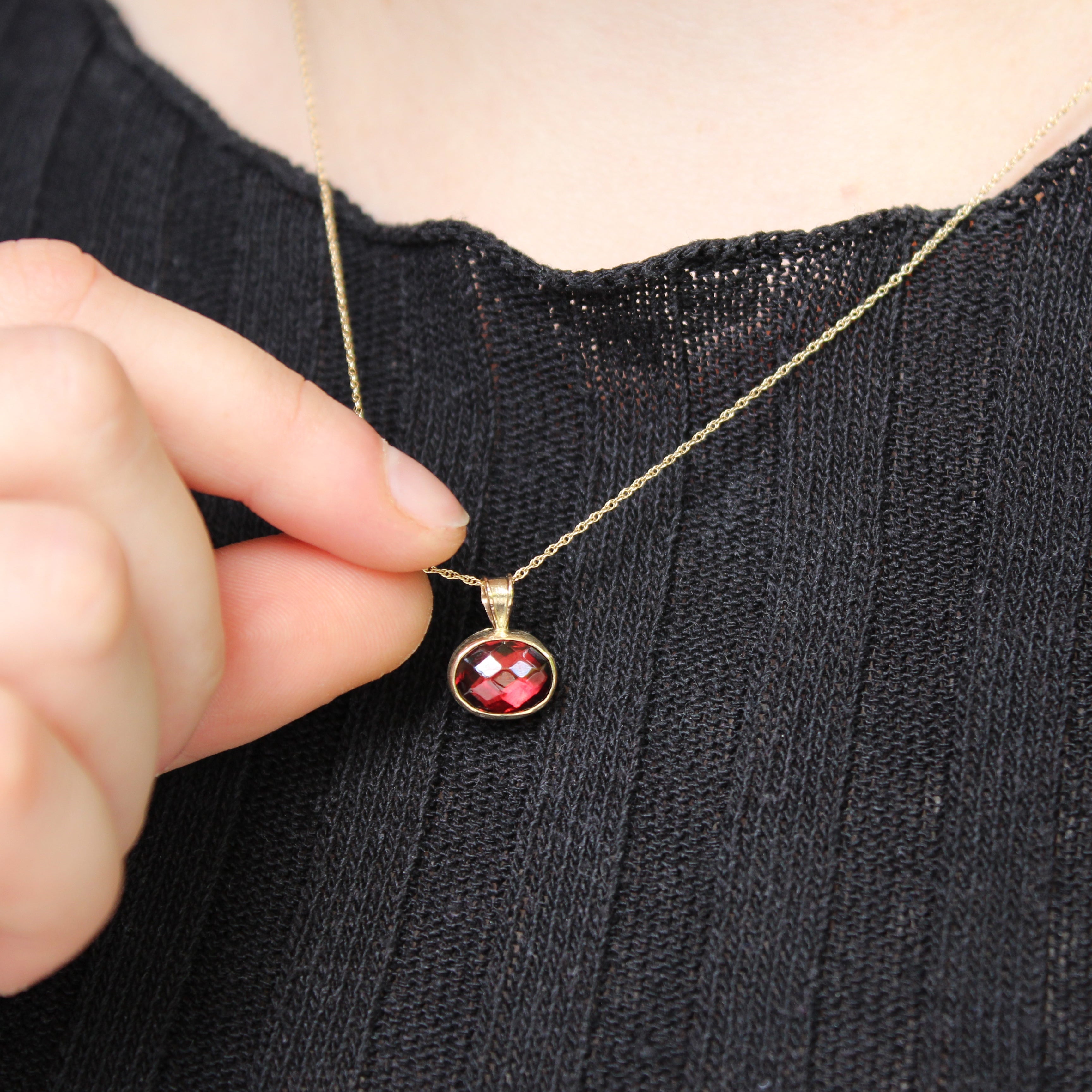 Uno Rhodolite Garnet Pendant Necklace Jewellery Vermilion Jewellery 
