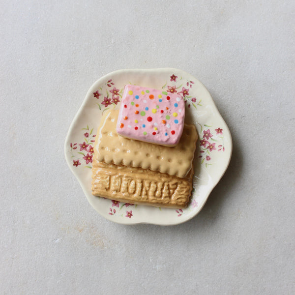 Deliciously Inedible Family Favourites (Small Plate) 3 biscuits Ceramics Julya Hegarty 2 