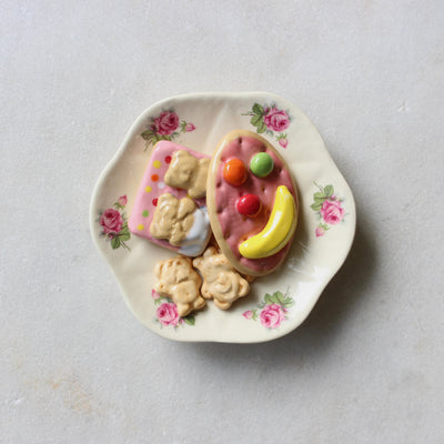 Deliciously Inedible Family Favourites (Small Plate) 3 biscuits Ceramics Julya Hegarty 6 