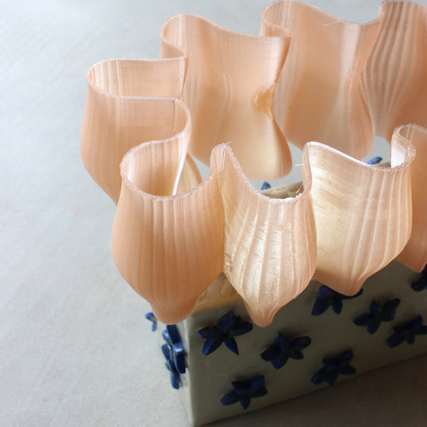 Small bloom Ceramics Minqi Gu 1 