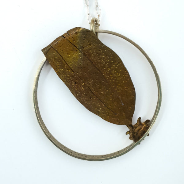Plate 1 Laminaria saccharina necklace Jewellery and Metalsmith Small Object (Exhibition) Alison McDonald 