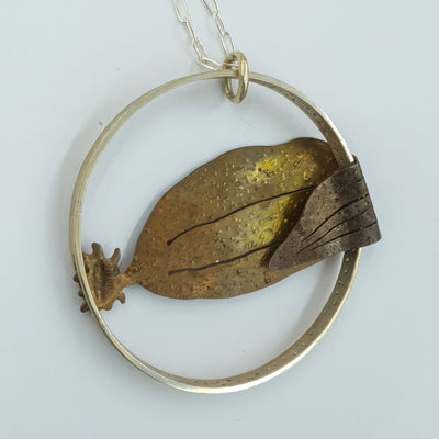 Plate 1 Laminaria saccharina necklace Jewellery and Metalsmith Small Object (Exhibition) Alison McDonald 