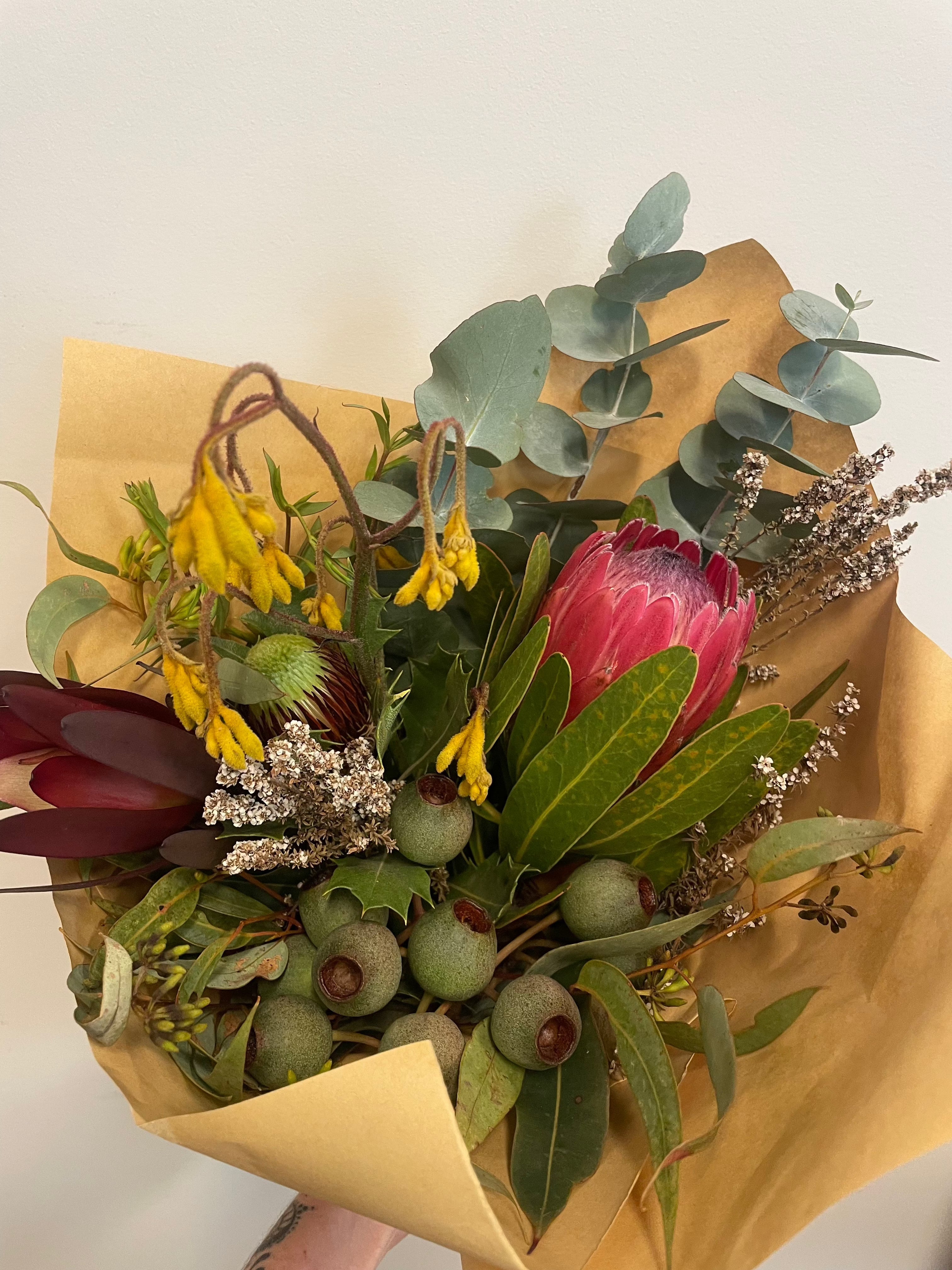 WHIG001 - Snakes and Lovers - Fresh Native Bouquet Medium
