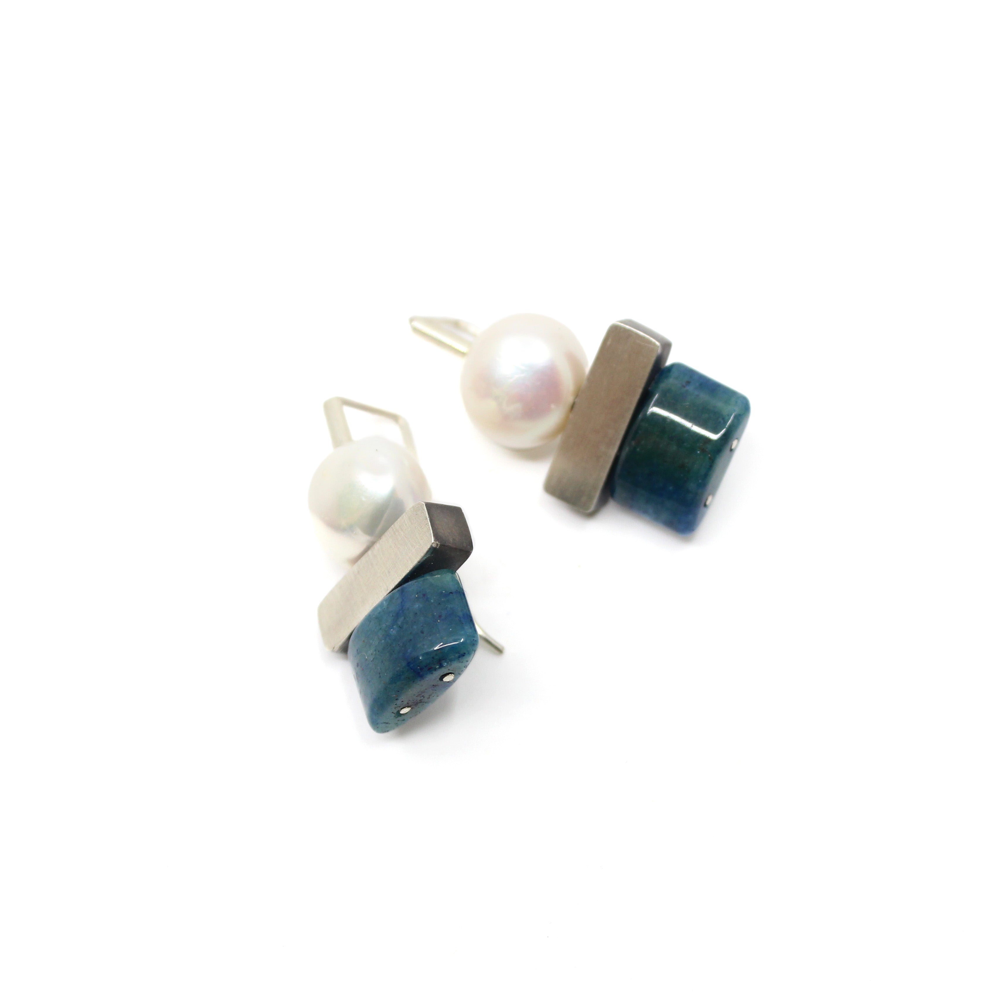 Oblong pearl blue chalk earring