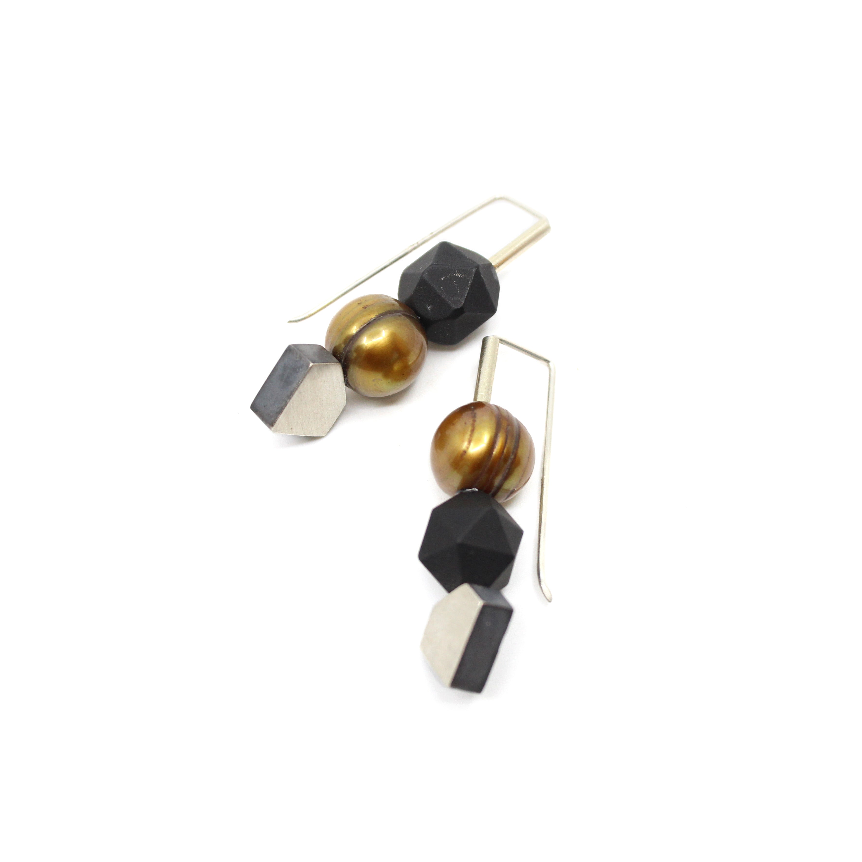 Bronze pearl onyx earring Jewellery Ari Athans 